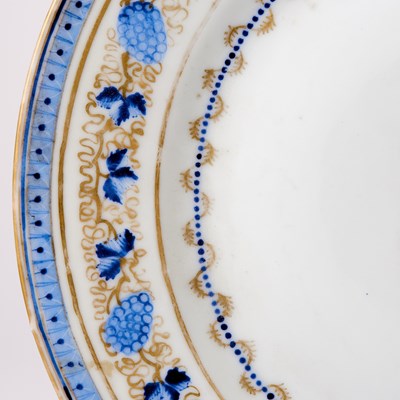 Lot 44 - Set of Five Chinese Export Porcelain Plates