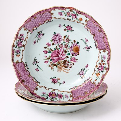 Lot 456 - Set of Three Chinese Export Famille Rose Porcelain Bowls