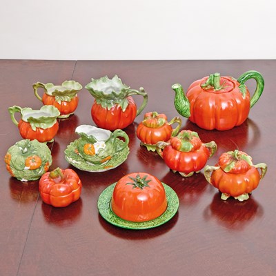 Lot 275 - Seven Royal Bayreuth Porcelain Tomato-Themed Table Articles