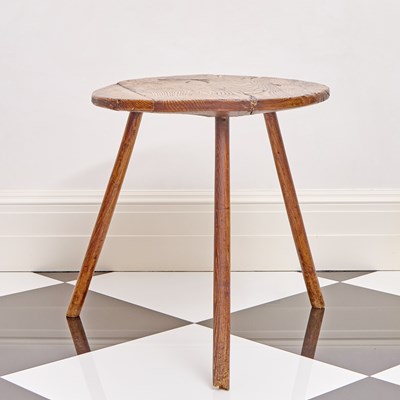 Lot 333 - American Pine Circular Occasional Table