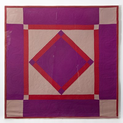 Lot 302 - Amish Pieced ”Diamond” Pattern Quilt