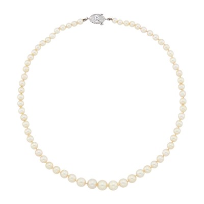 Lot 146 - Natural Pearl Necklace with Platinum and Diamond Clasp