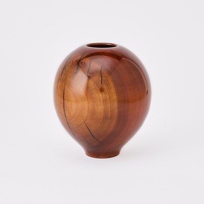 Lot 785 - Philip Moulthrop Turned Wild Cherry Globular Vessel