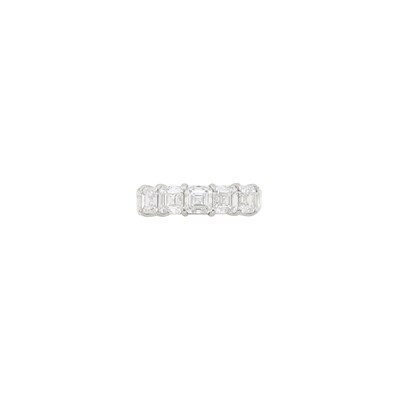 Lot 132 - Platinum and Diamond Band Ring