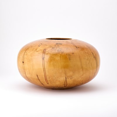 Lot 776 - Ed Moulthrop Turned Rare Ash-Leaf Maple Vessel