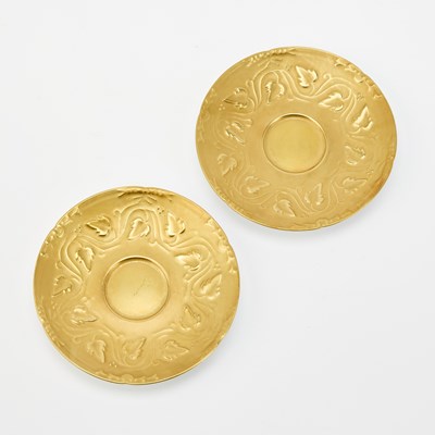 Lot 68 - Pair of Paul Judicone for D. Porthault Limoges Porcelain Gilt Decorated Dinner Plates