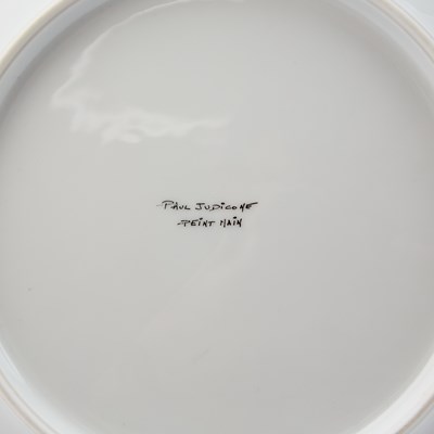 Lot 68 - Pair of Paul Judicone for D. Porthault Limoges Porcelain Gilt Decorated Dinner Plates