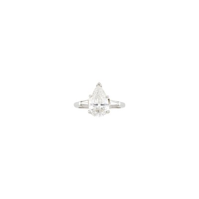 Lot 52 - Platinum and Diamond Ring