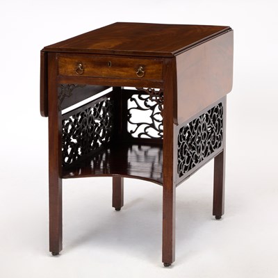 Lot 422 - George III Mahogany Pembroke Table