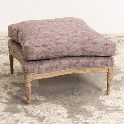 Lot 334 - Louis XV Style Purple Upholstered Ottoman