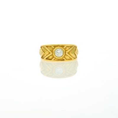 Lot 2036 - Gold and Diamond Ring