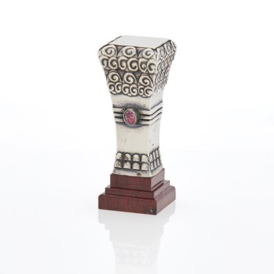 Lot 112 - Fabergé Silver and Jasper Hand Seal