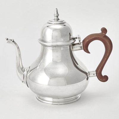 Lot 3007 - Tiffany & Co. Sterling Silver Teapot