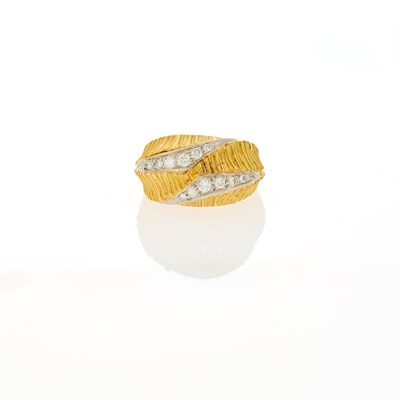 Lot 2025 - Two-Color Gold and Diamond Ring