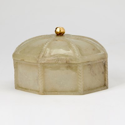 Lot 395 - A Mughal Indian Jade Octagonal Pandan Box and Cover
