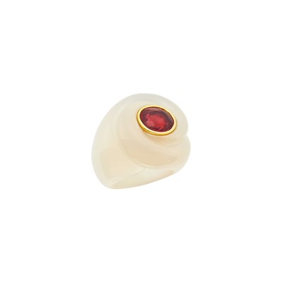 Lot 89 - Belperron Carved Chalcedony, Gold and Red Spinel Ring