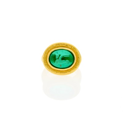Lot 2016 - Elizabeth Locke Gold and Green Glass Intaglio Ring