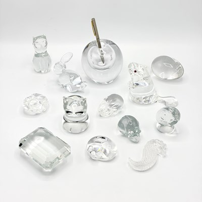 Lot 1078 - Group of Glass Table Articles