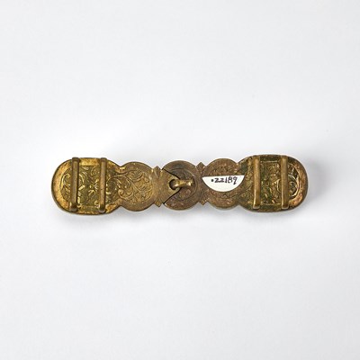Lot 54 - A Chinese Hardstone and Gilt Metal Buckle