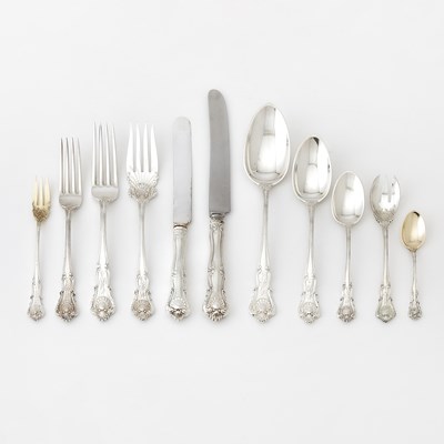 Lot 226 - Durgin Sterling Silver "New Queen's" Pattern Flatware Service