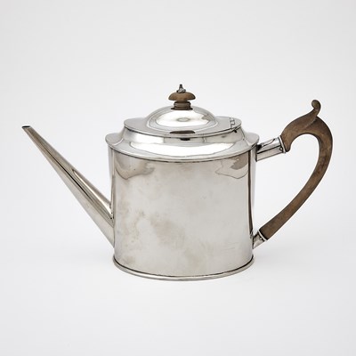Lot 101 - George III Sterling Silver Teapot