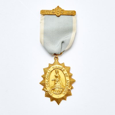 Lot 3217 - 14 K Gold National Society of the Colonial Dames of America Medal