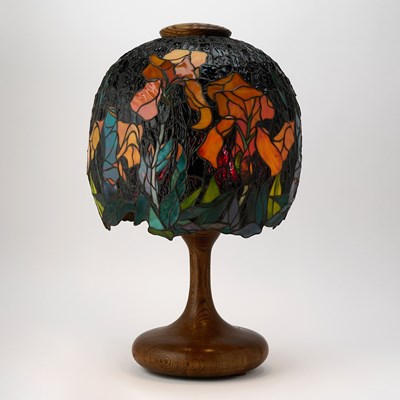 Lot 338 - Leaded Glass and Oak Table Lamp by Joseph Porcelli Studios