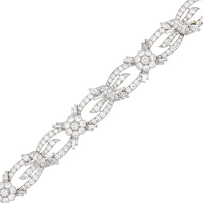 Lot 214 - Raymond Yard Platinum and Diamond Bracelet