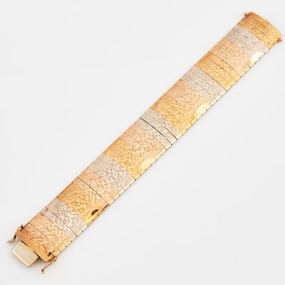 Lot 59 - Gold Flexible Bracelet, 18K 34 dwt.
