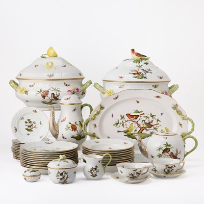 Lot 331 - Herend Porcelain "Rothschild Bird" Dinner Service