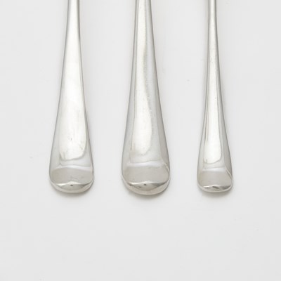 Lot 132 - Elizabeth II Sterling Silver Flatware Service