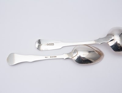 Lot 107 - Assembled Victorian Sterling Silver "King's" Pattern Flatware Service