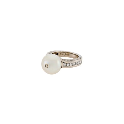 Lot 2098 - Neiman Marcus Platinum, Cultured Pearl and Diamond Ring