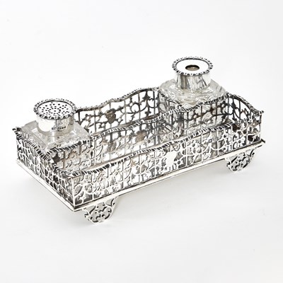 Lot 71 - Edward VII Sterling Silver Inkstand