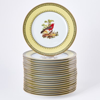 Lot 281 - Set of Twenty Limoges Porcelain Transfer Decorated "Jardin du Roi" Pattern Dinner Plates