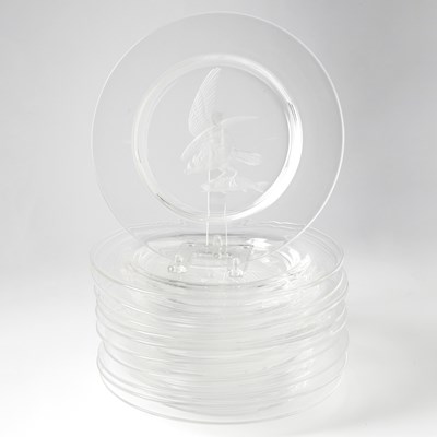 Lot 236 - Set of Eleven Steuben Blown and Wheel-Engraved Glass Ornithological Plates