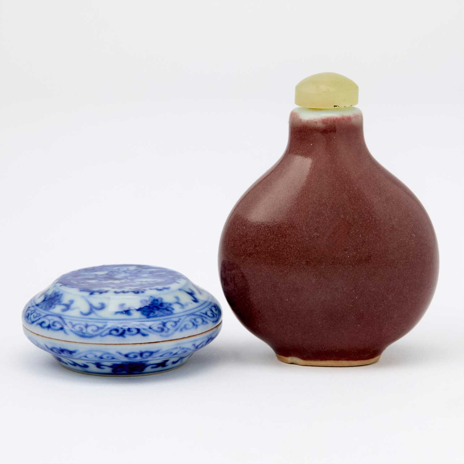 Lot 3 - Two Small Chinese Porcelain Articles