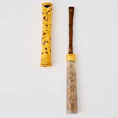 Lot 385 - A Chinese Carved Agate Knife Handle and Pierced Gold Scabbard