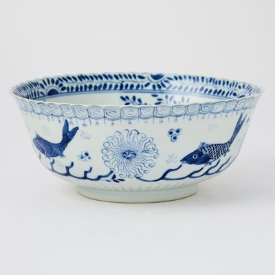 Lot 108 - A Chinese Blue and White Porcelain 'Fishes' Bowl
