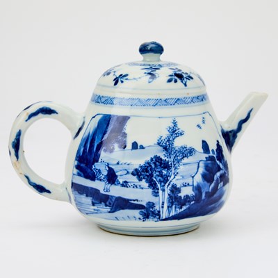 Lot 143 - A Chinese Blue and White Porcelain 'Cadogan' Teapot