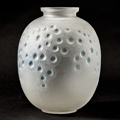 Lot 276 - R Lalique Molded Glass "Marguerites" Vase