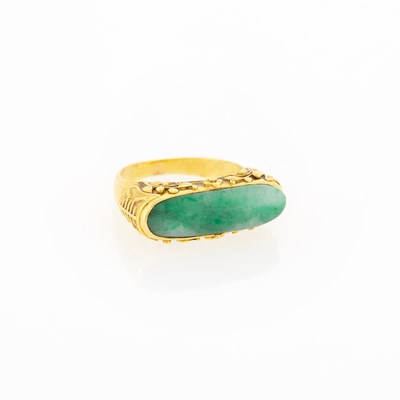 Lot 1140 - High Karat Gold and Jade Ring