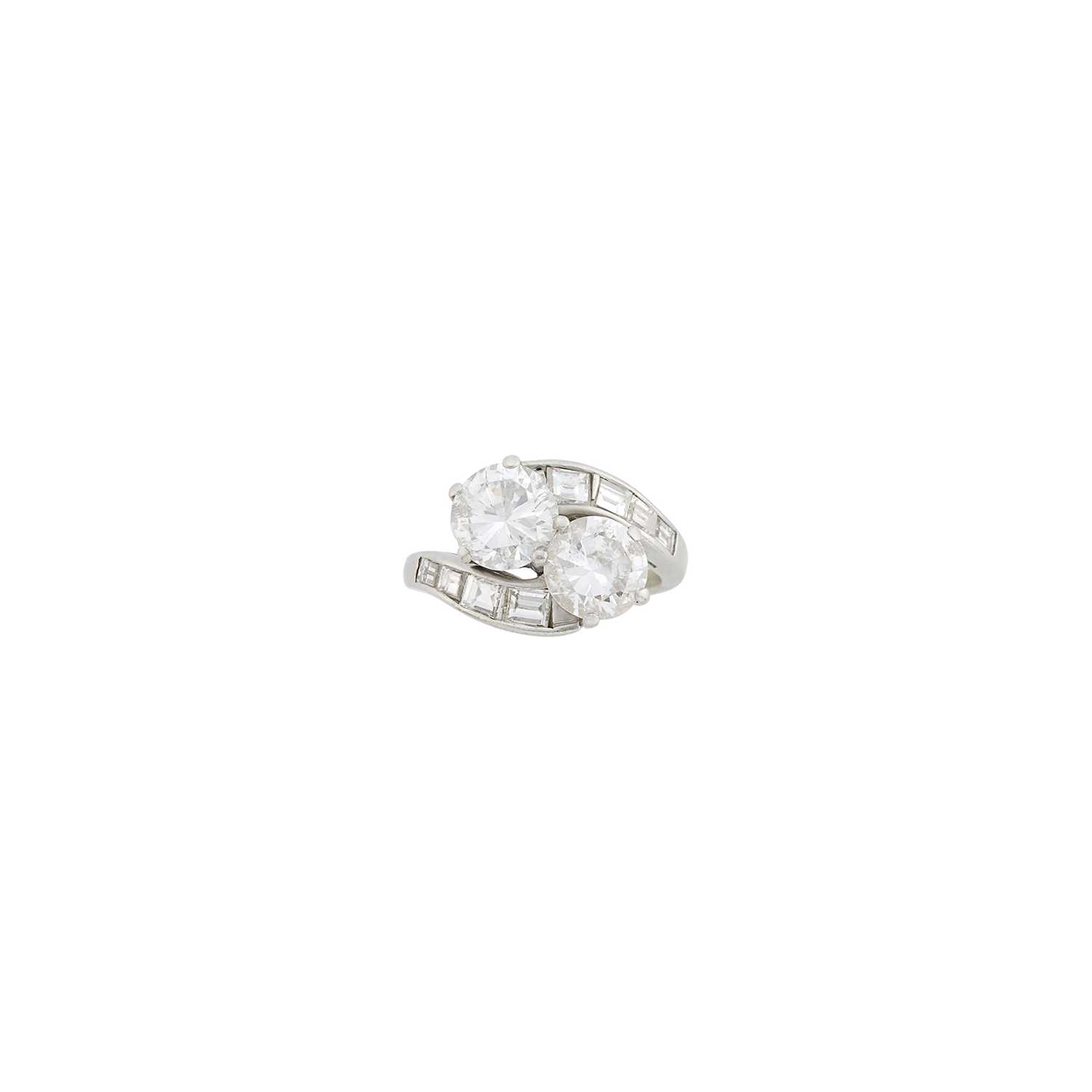 Lot 109 - Platinum and Diamond Crossover Ring