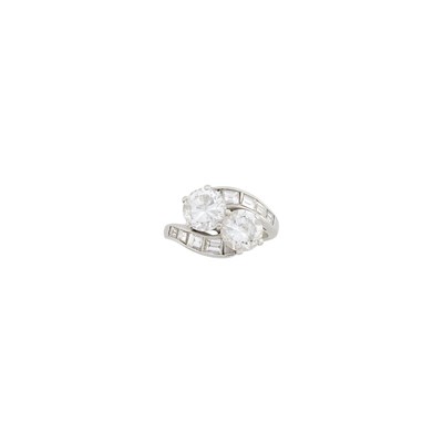 Lot 109 - Platinum and Diamond Crossover Ring
