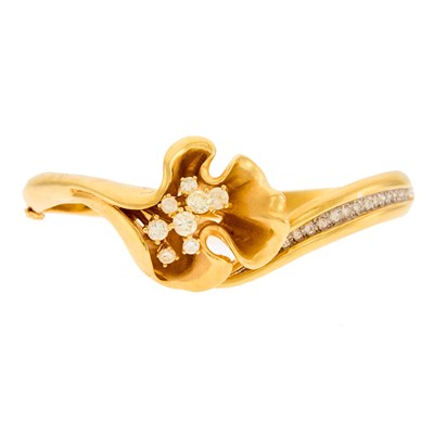 Lot 1031 - Gold and Diamond Flower Bracelet