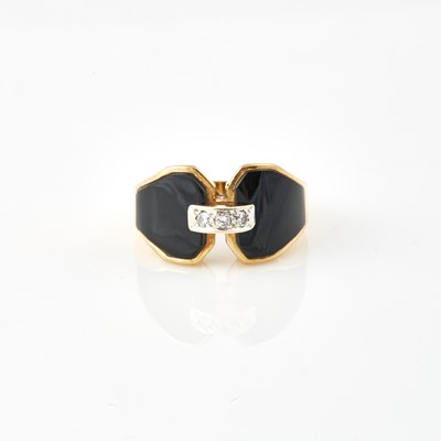 Lot 179 - Diamond and Stone Ring, 3 diamonds, 18K 5 dwt. all