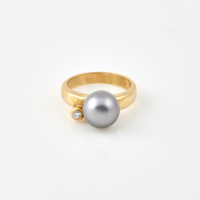 Lot 195 - Diamond and Bead Ring, 18K 5 dwt. all