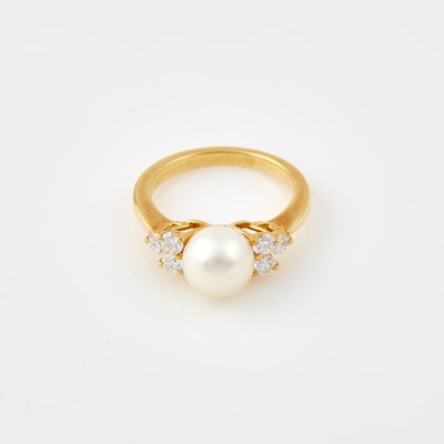 Lot 363 - Diamond and Bead Ring, 6 diamonds about 0.50 ct., 18K 3 dwt. all