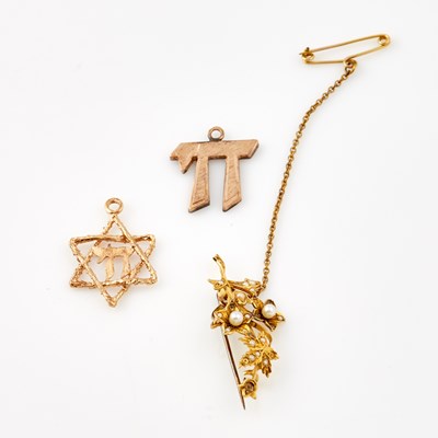 Lot 388 - Gold and Bead Pin and Two Pendants, 14K 5 dwt. all, beads missing