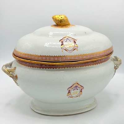 Lot 124 - Chinese Export Porcelain Soup Tureen